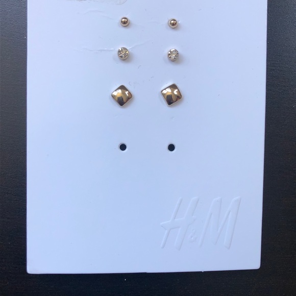 H&M Bundle of 3 pairs of mini gold / crystal studs - Picture 2 of 6